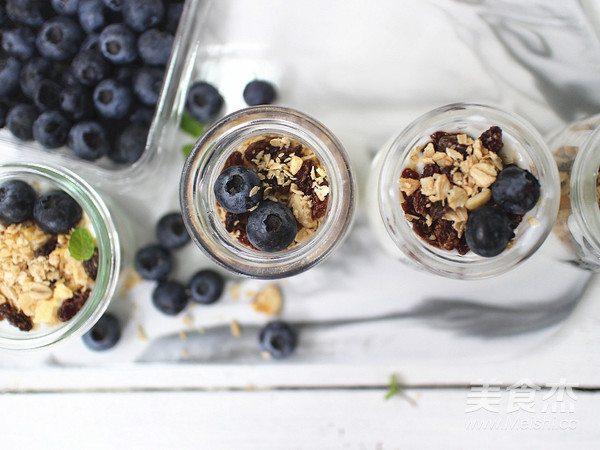 Raisin Cereal Yogurt recipe