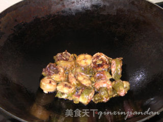 Stir-fried Tang Lice Fish with Green Peppers recipe