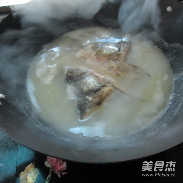 Fish Head Stewed Noodles recipe