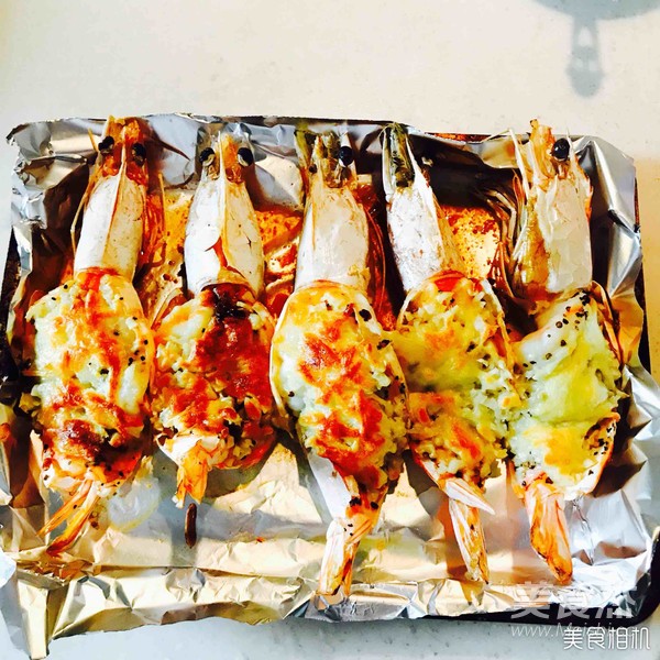 Baked Prawns with Garlic Cheese recipe