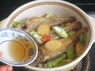 Oil Tofu Small Yellow Croaker in Casserole recipe