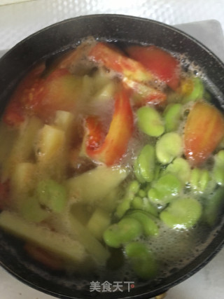 Tomato Potato Broad Bean Soup recipe