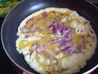 Scrambled Eggs with Purple Cabbage recipe