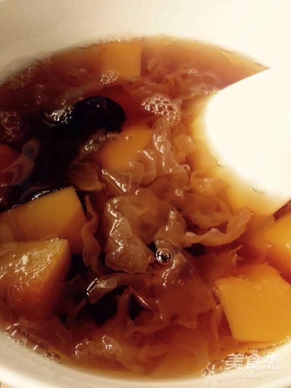 Papaya and Tremella Soup recipe