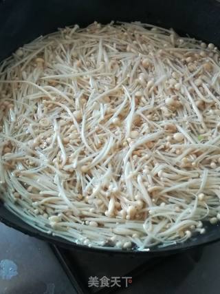 Fried Enoki Mushroom with Cucumber recipe