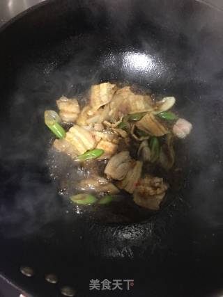 Stir-fried Potato Shreds with Pork Belly recipe