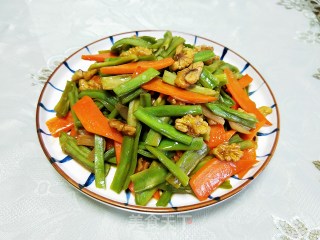 Sautéed Walnuts with Tribute Vegetables recipe