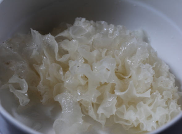 Rock Sugar Tremella Pear recipe