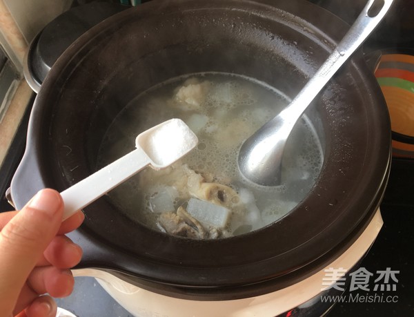 White Radish Bone Soup recipe