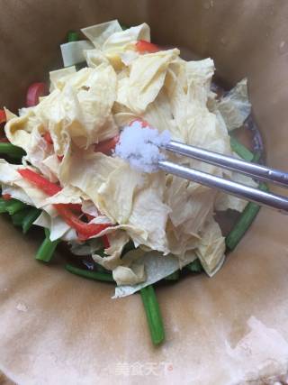 Celery Mixed with Oily Bean Curd recipe