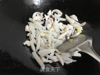 Stir-fried Cuttlefish with Potherb Mustard and Green Pepper recipe