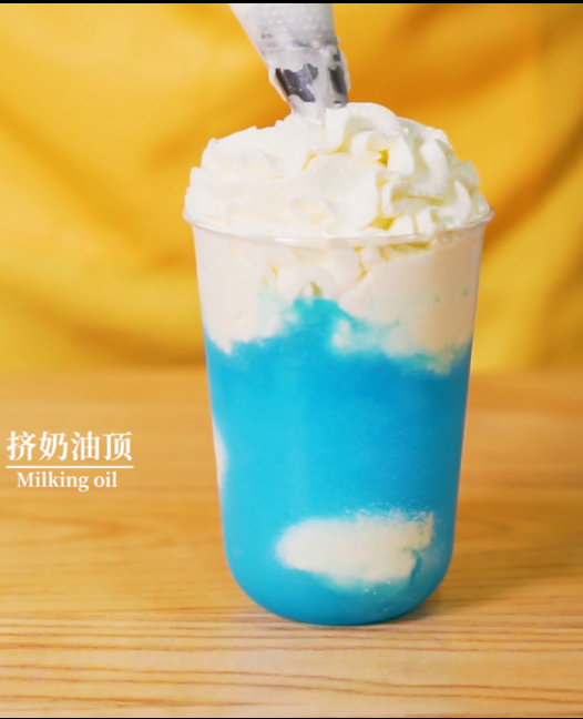 Net Celebrity Milk Tea Tutorial: The Practice of Blue Sky and White Cloud Milk Tea recipe