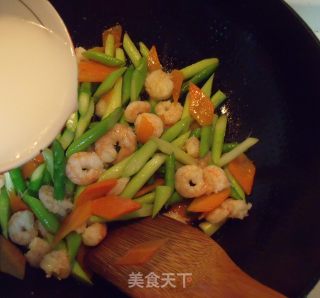 The Fresh Fragrance Brought by The King of Vegetables-asparagus and Shrimp Rice recipe