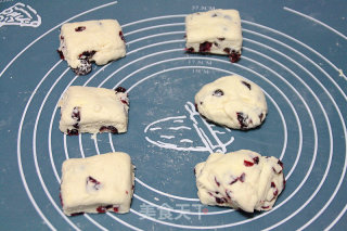 [cranberry Chocolate Scon]: Everyone Can Make A Good Taste recipe