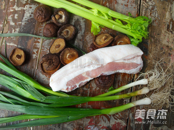 Pork Belly with Mushrooms and Celery recipe