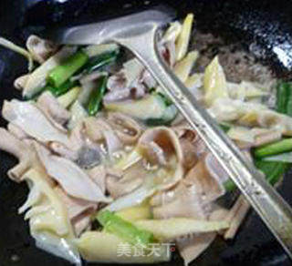 Fried Goose Intestines with Bamboo Shoots recipe