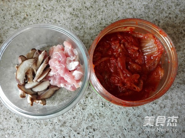 Kimchi Fried Noodles recipe