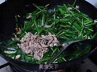 Husband is My Assistant-fried Shredded Pork with Chives and Mushrooms recipe