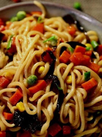 Colorful Vegetarian Braised Noodles