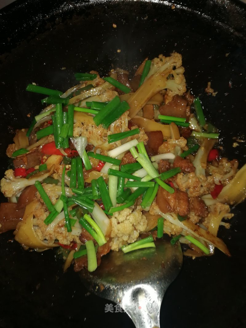 Stir-fried Cauliflower with Pork Belly recipe