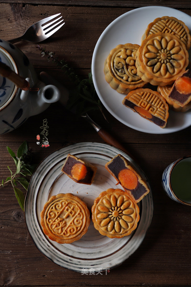 Cantonese-style Brown Sugar Jujube Paste and Bean Paste Mooncakes recipe