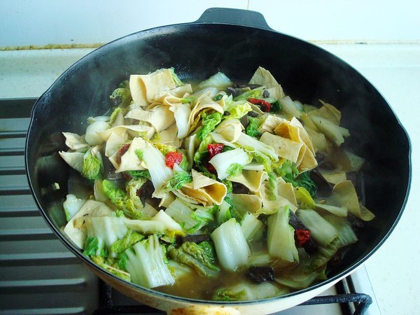 Yellow Cabbage Stewed Blood Clots recipe