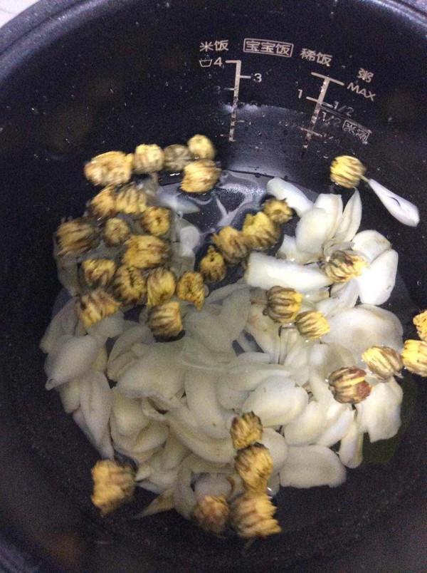 Chrysanthemum and Lily Porridge recipe