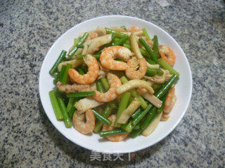 Stir-fried Double Fresh with Garlic Stalks recipe