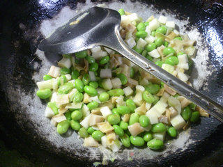 Stir-fried Edamame with Lamb's Tail and Bamboo Shoot recipe