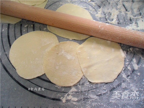 Dumplings with Spinach and Pork Sauce recipe