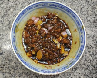 Minced Pork Drizzled with Cabbage recipe