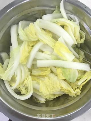 Hot and Sour Chinese Cabbage that Can be Made with A Health Pot recipe