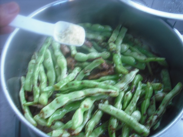 Stir-fried Kidney Beans with Pork Belly recipe