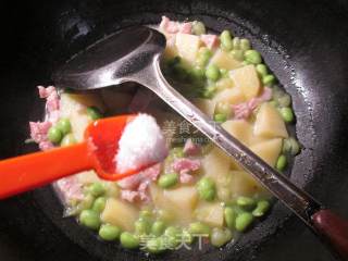 Boiled Potatoes with Bacon and Edamame recipe