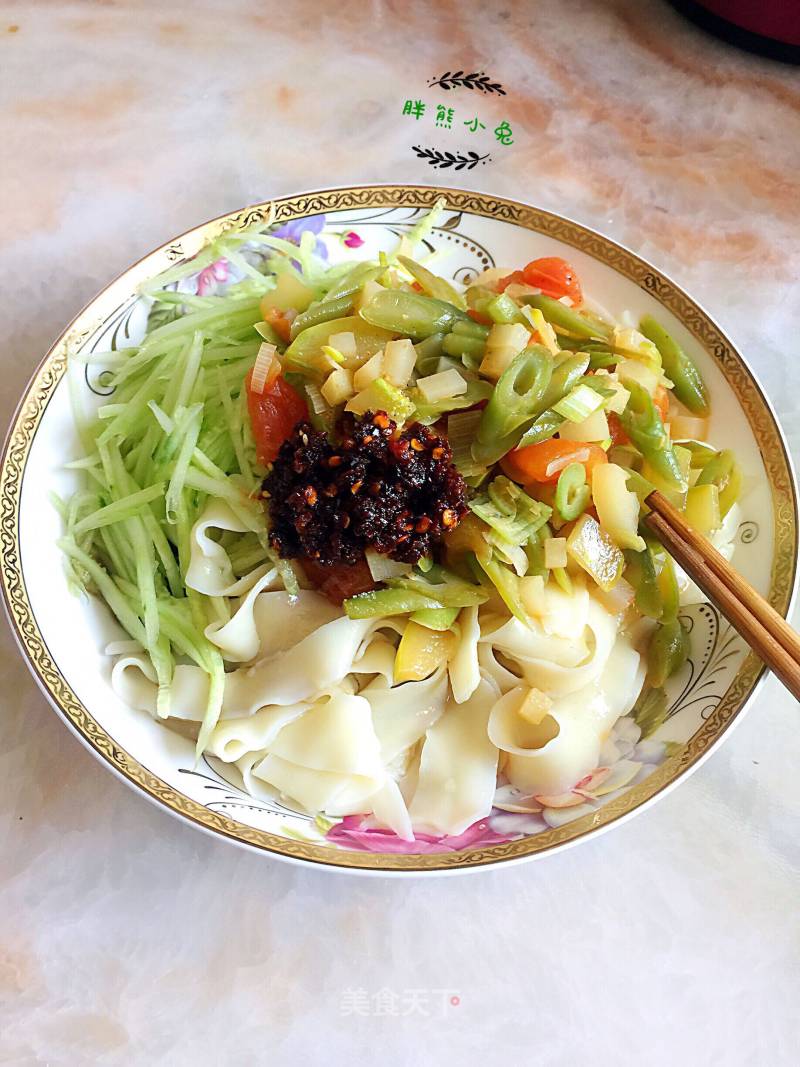 Cold Noodles with Fresh Vegetables recipe