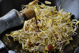 Stir-fried Black Bean Sprouts recipe