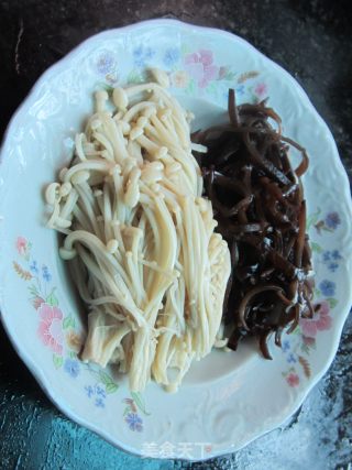Cold Enoki Mushroom and Black Fungus recipe