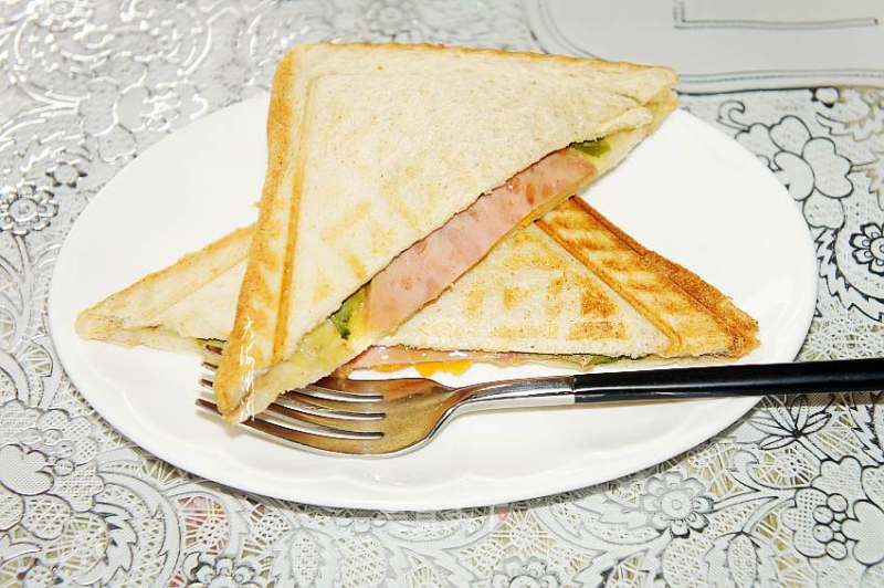 Quick Breakfast Ham Fruit Sandwich recipe