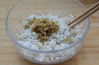 Quinoa Tuna Onigiri recipe