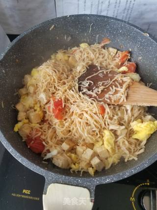 Stir-fried Noodles with Tofu and Egg in Tomato Sauce recipe