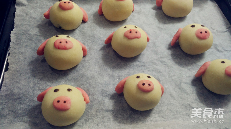 Cute Little Pig Moon Cakes recipe