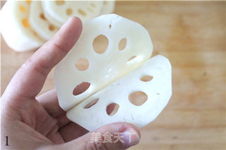 [pepper and Salt Lotus Root Folder] Deep-fried Meat-stuffed Lotus Root that is Loved by Families in The North and South recipe