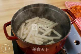 Korean Kimchi Fried Rice Cake Made by A Kitchen Cast Iron Pot Version recipe