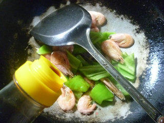 Stir-fried Arctic Sweet Shrimp with Green Peppers recipe