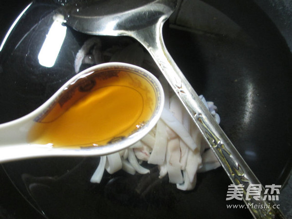 Fried Squid with Kelp recipe