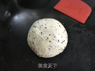 Black Sesame Sweet Potato Twisted Bread recipe