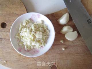 Stir-fried Pumpkin Leaves with Garlic recipe