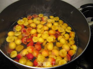 Canned Red and Yellow Cherries recipe