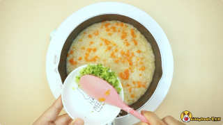 Seasonal Vegetable Cod Floss Egg Yolk Porridge recipe