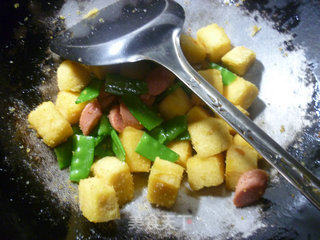 Stir-fried Corn Buns with Ham and Snow Peas recipe